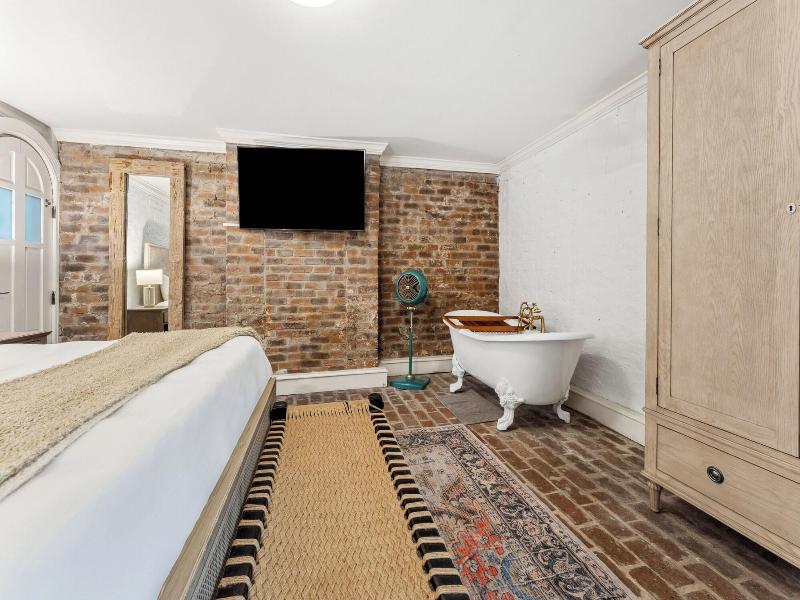 Bellwether House image