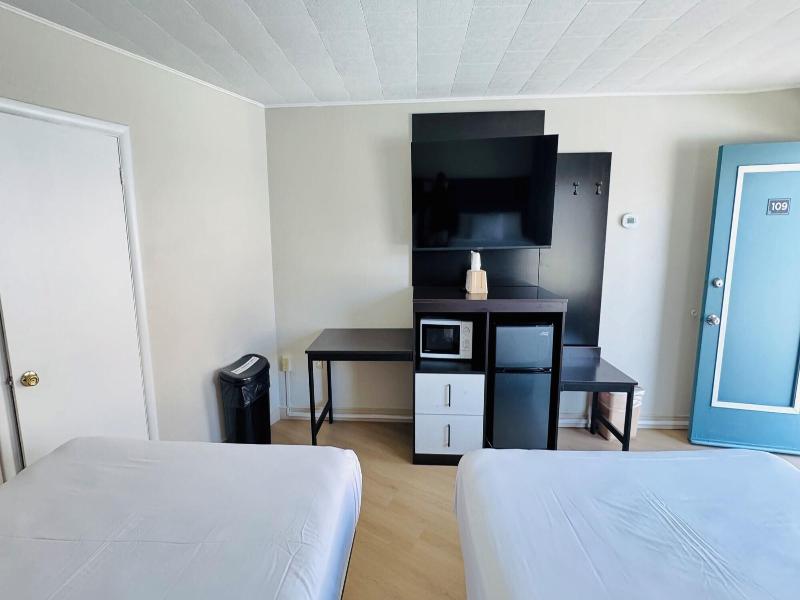 Bel Air Motel image