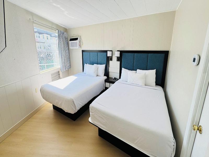 Bel Air Motel image