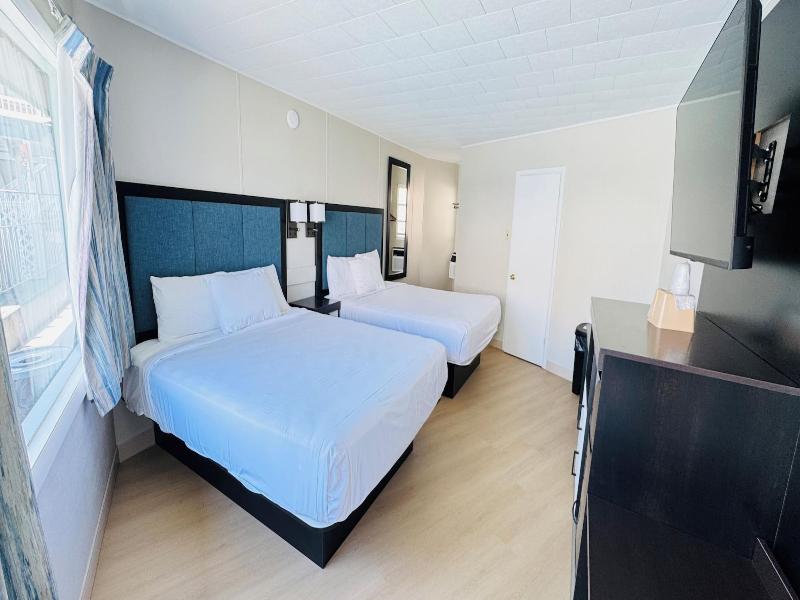 Bel Air Motel image
