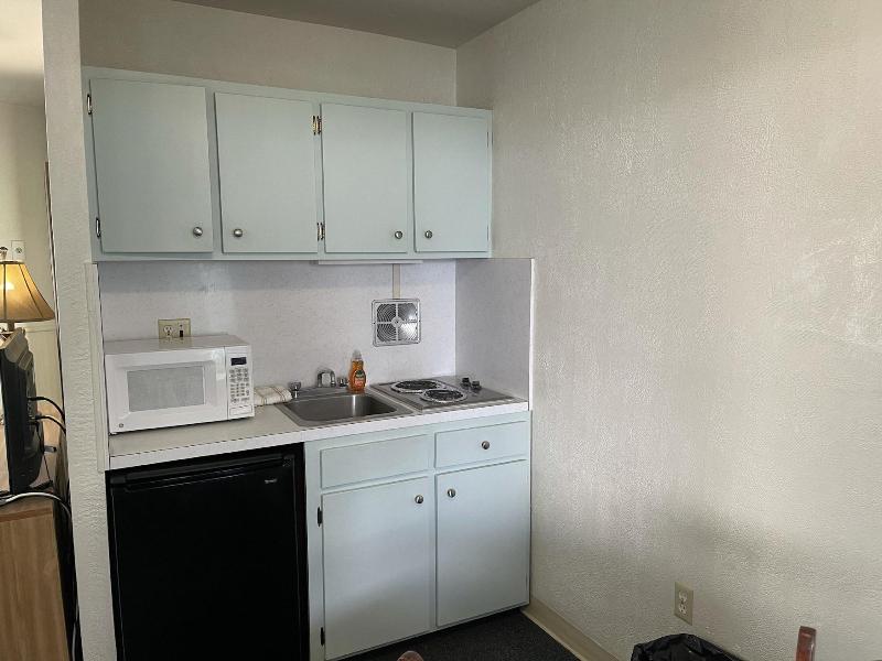 Bel Air Motel image