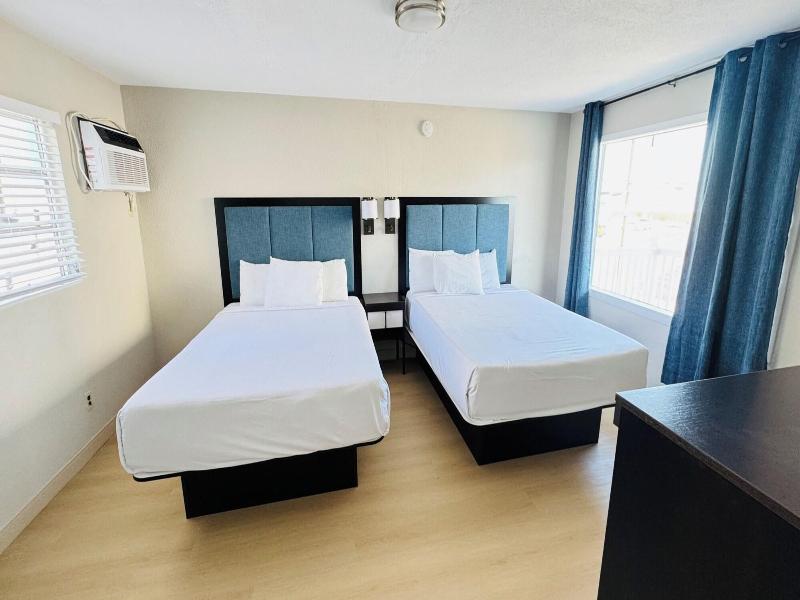 Bel Air Motel image