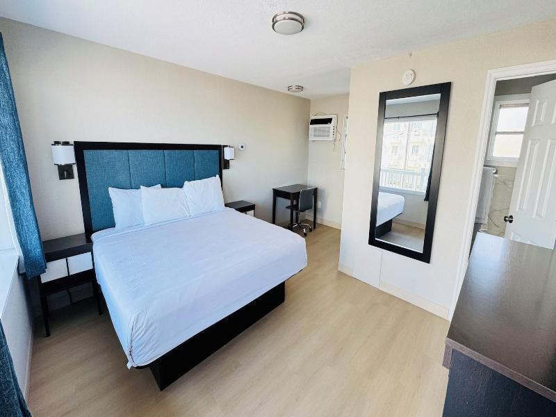 Bel Air Motel image