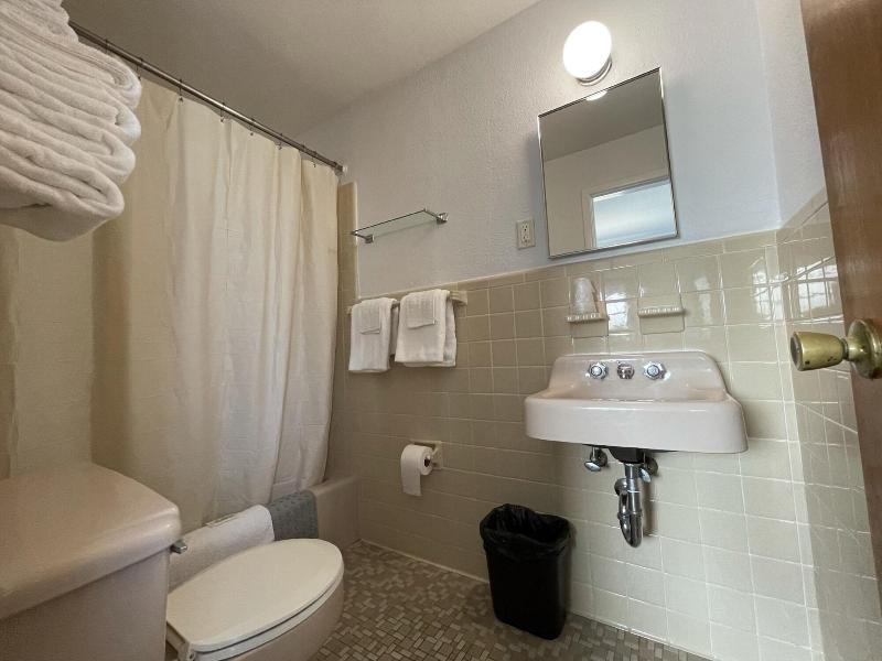 Bel Air Motel image
