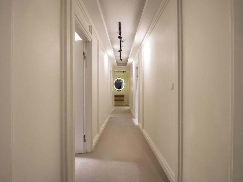 Walton Gardens Pera image