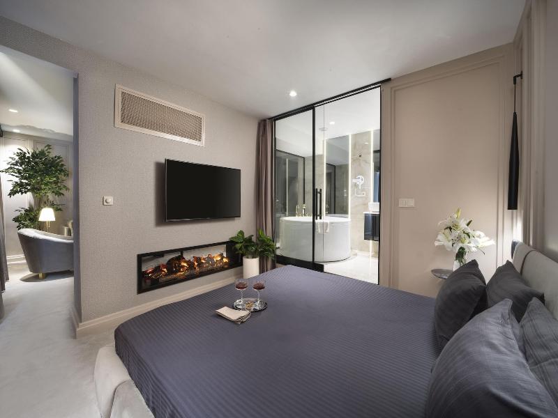 Walton Gardens Pera image