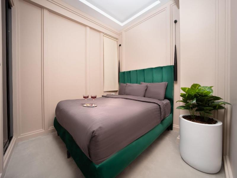 Walton Gardens Pera image