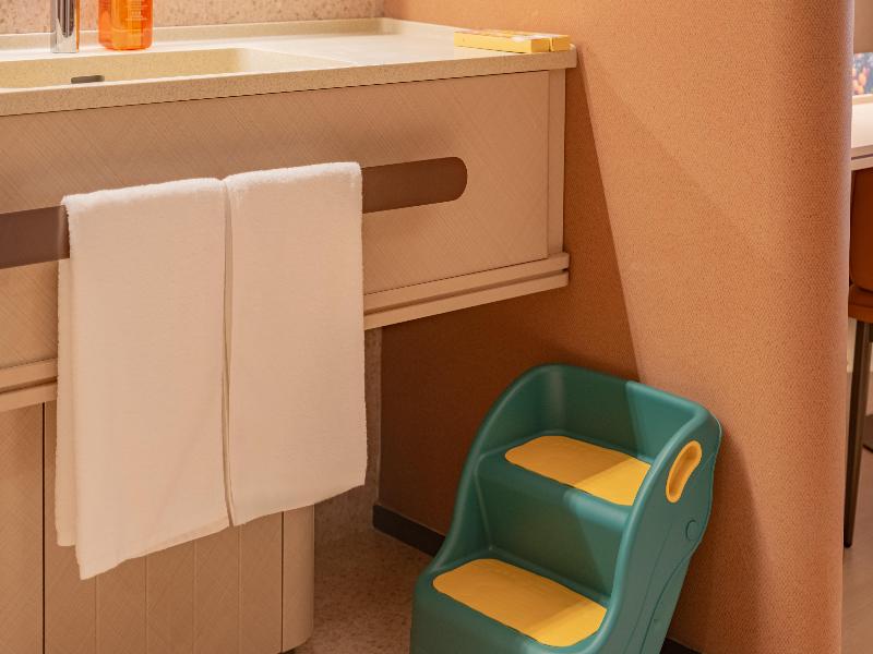 Kids Theme Twin Room