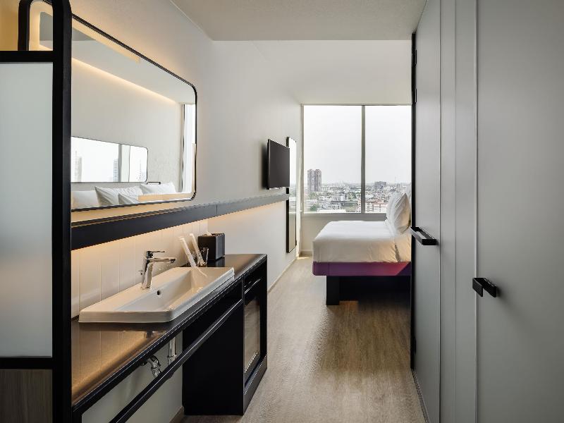 YOTEL Bangkok Sukhumvit, Select by Hilton
