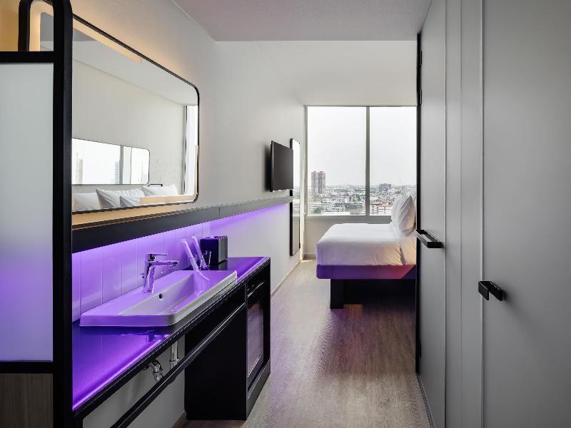 YOTEL Bangkok Sukhumvit, Select by Hilton