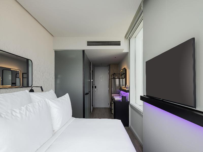 YOTEL Bangkok Sukhumvit, Select by Hilton