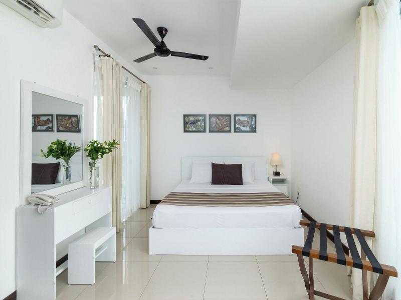 Oceanfront Nilaveli By Icc image