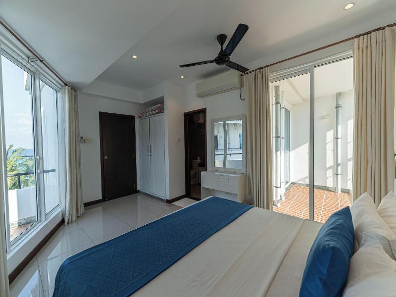 Oceanfront Nilaveli By Icc image
