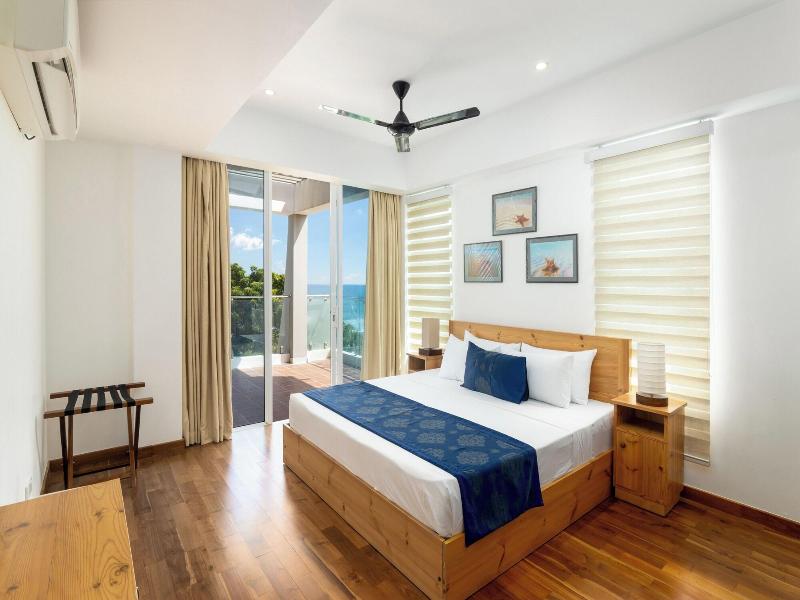 Oceanfront Nilaveli By Icc image