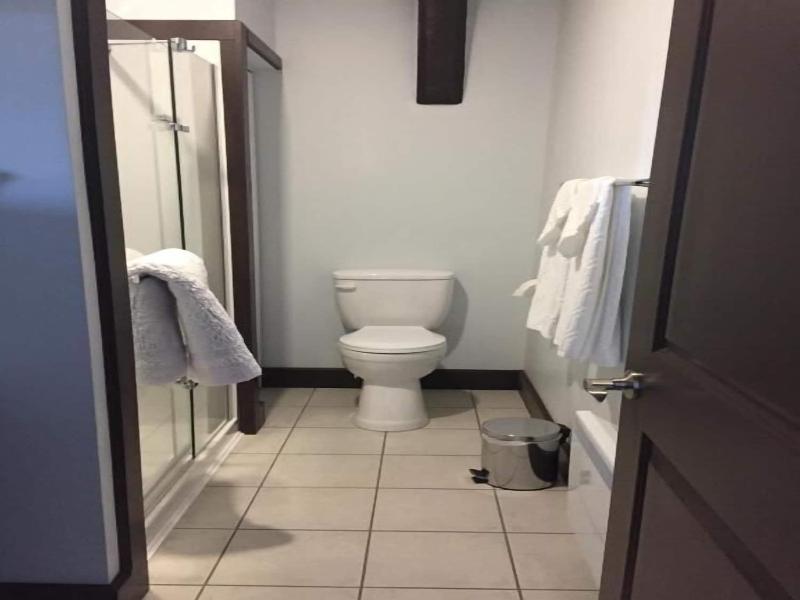 La Digue Suites image