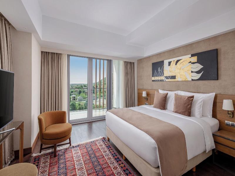 DOUBLE SUPERIOR KING BED