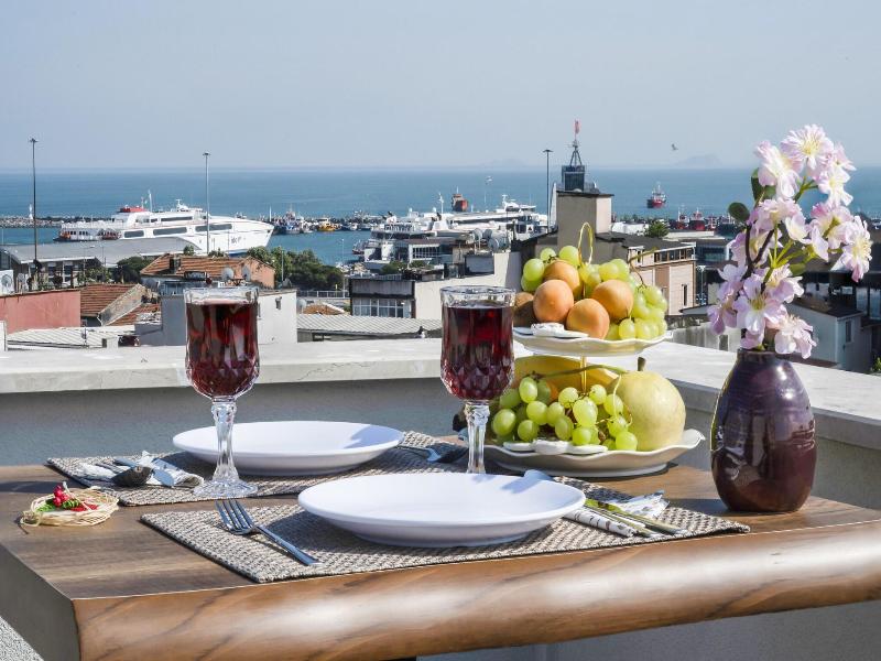 Emin Palace image