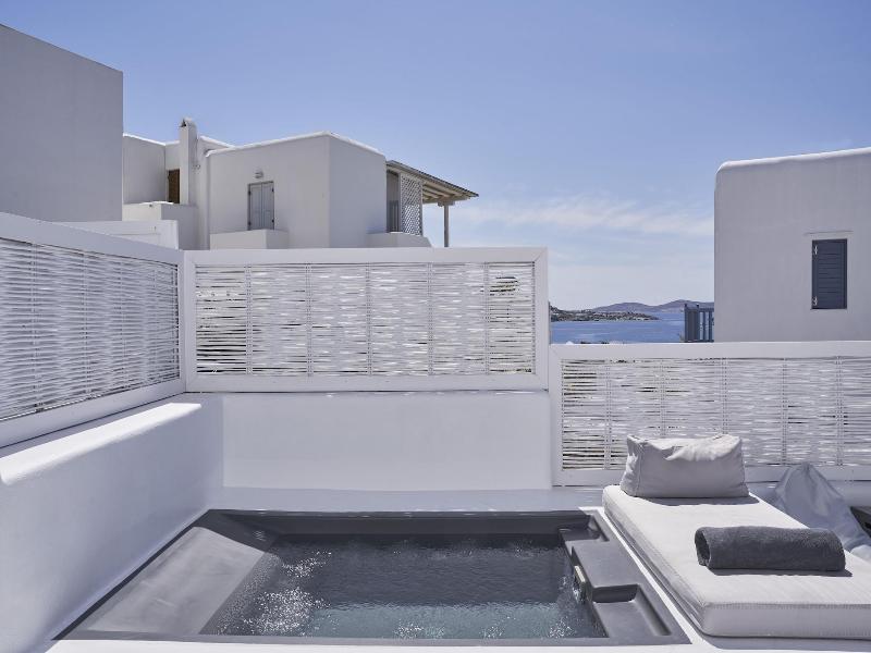 Bay Breeze Premium Apartments By Eskape Collection image