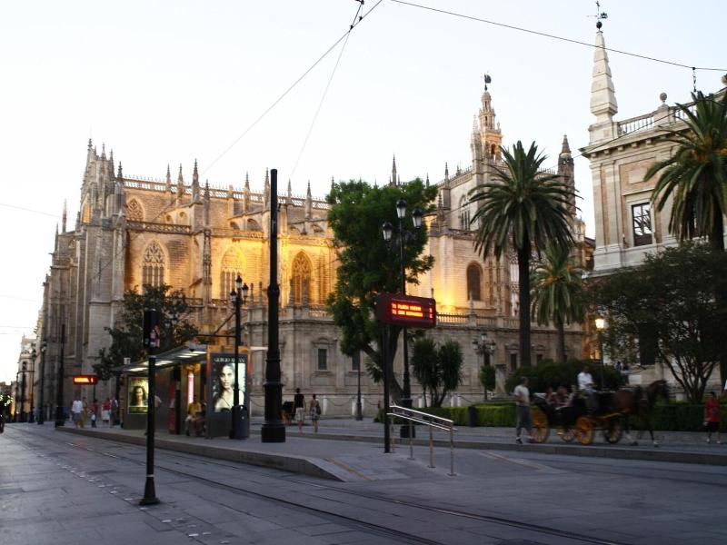 Hotel Dona Lina image