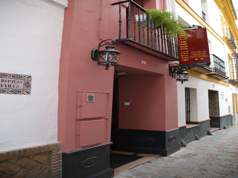 Hotel Dona Lina image