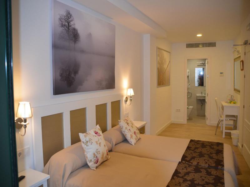 Hotel Dona Lina image