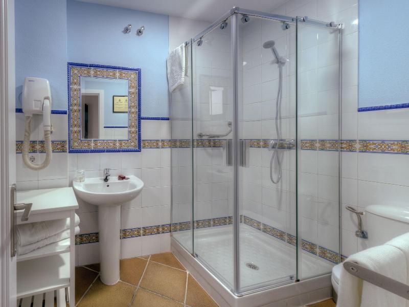 Hotel Dona Lina image