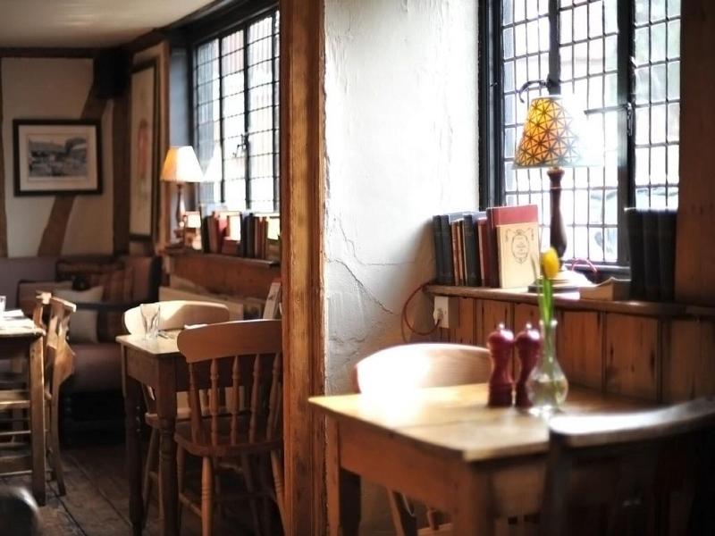 Bel The Dragon Cookham image
