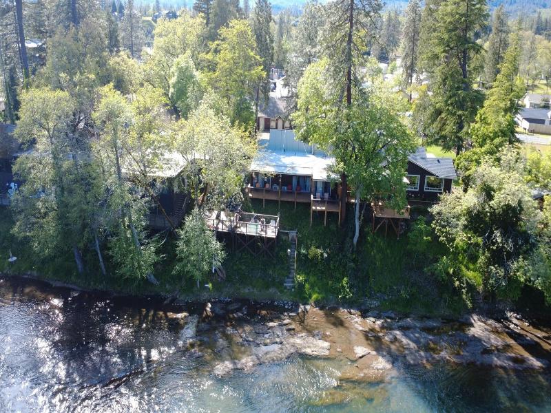 Riverfront Lodging