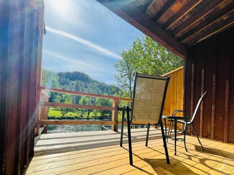 Riverfront Lodging