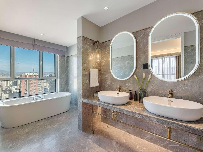 Mercure Urumqi Doowin Wanda Plaza image