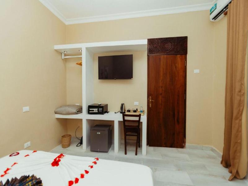 Blackstone Beach Resort  image
