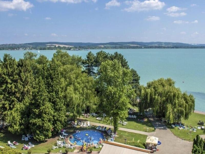 Club Tihany Resort image