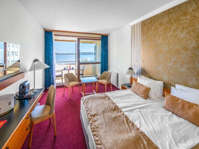 Club Tihany Resort image