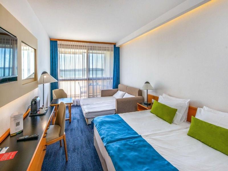 Club Tihany Resort image