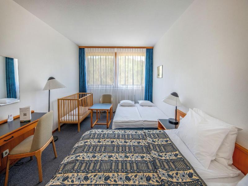 Club Tihany Resort image