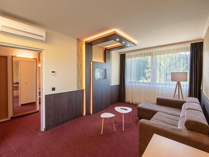 Club Tihany Resort image