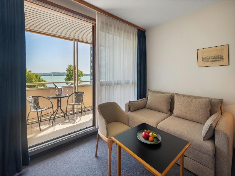 Club Tihany Resort image