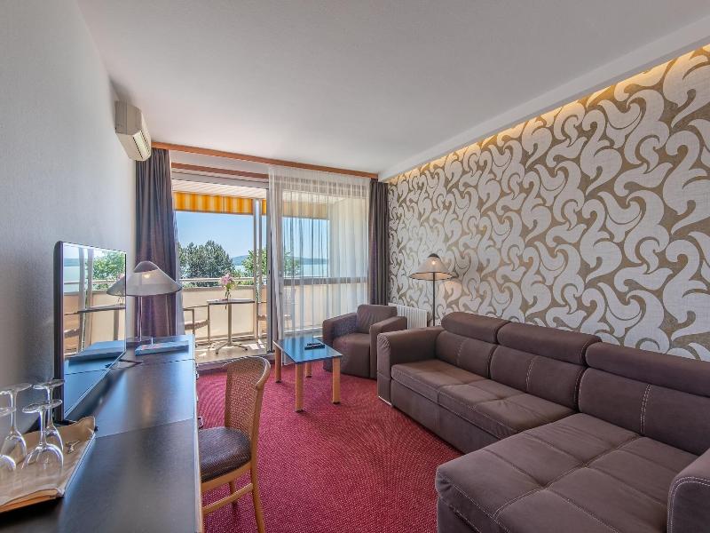Club Tihany Resort image