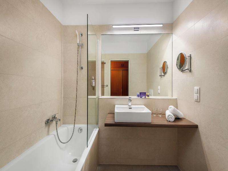 Club Tihany Resort image