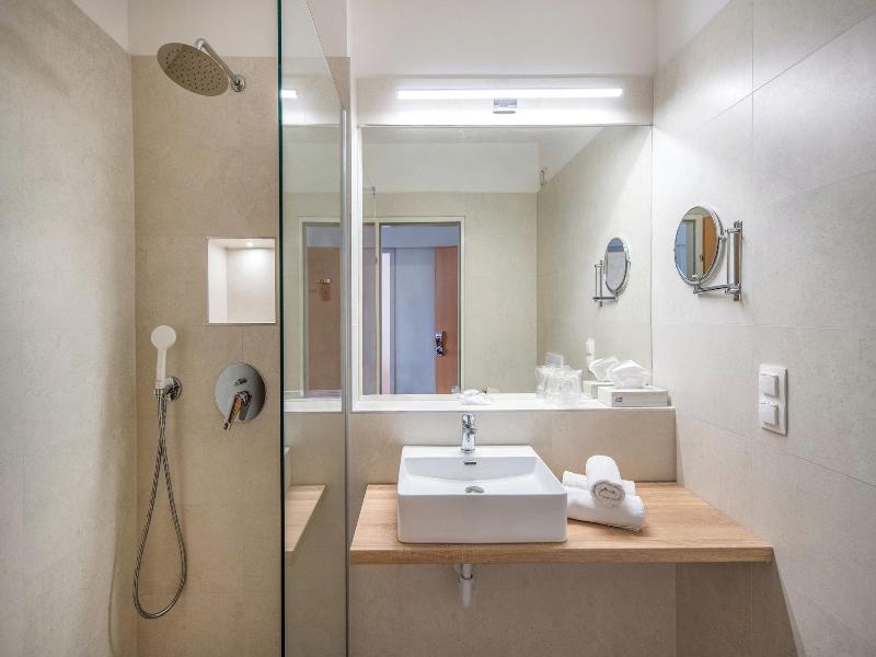 Club Tihany Resort image