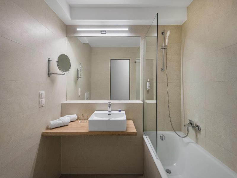 Club Tihany Resort image