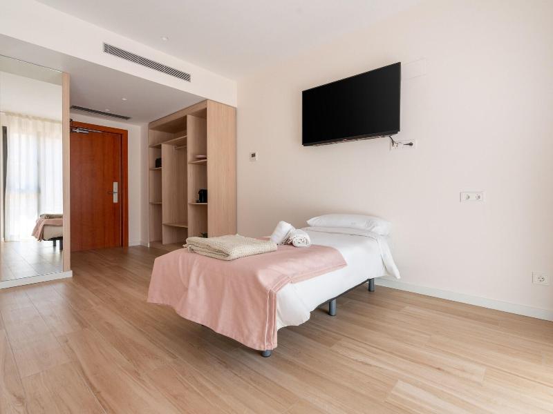 Limehome Barcelona Carrer De Besalu 82 image
