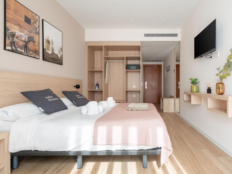 Limehome Barcelona Carrer De Besalu 82 image