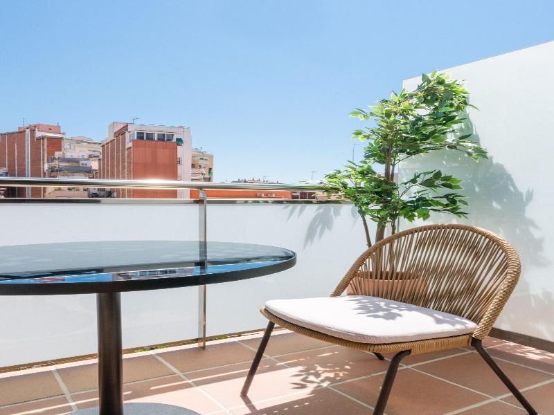 Limehome Barcelona Carrer De Besalu 82 image