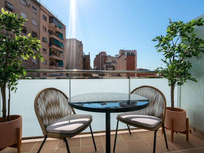 Limehome Barcelona Carrer De Besalu 82 image