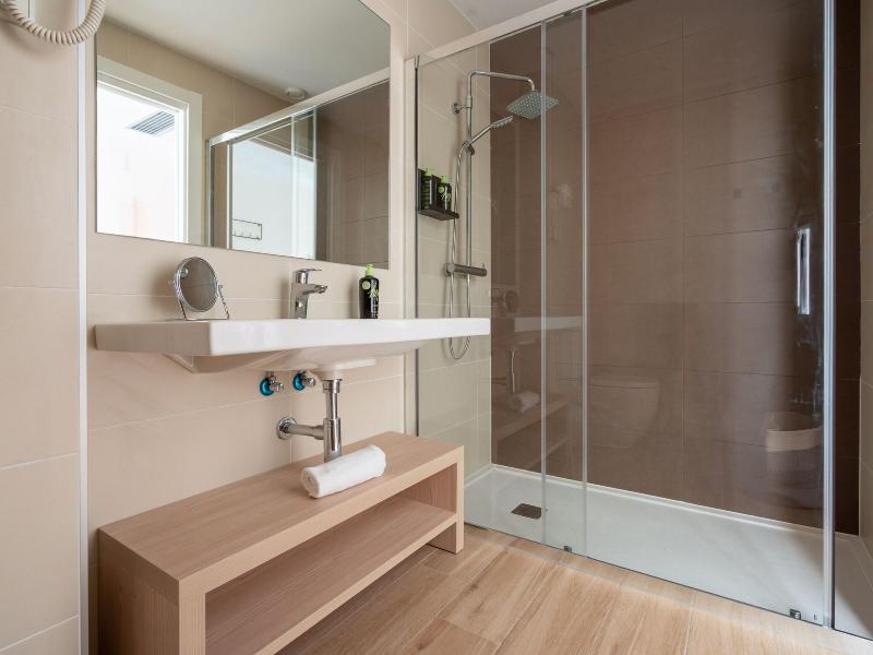 Limehome Barcelona Carrer De Besalu 82 image
