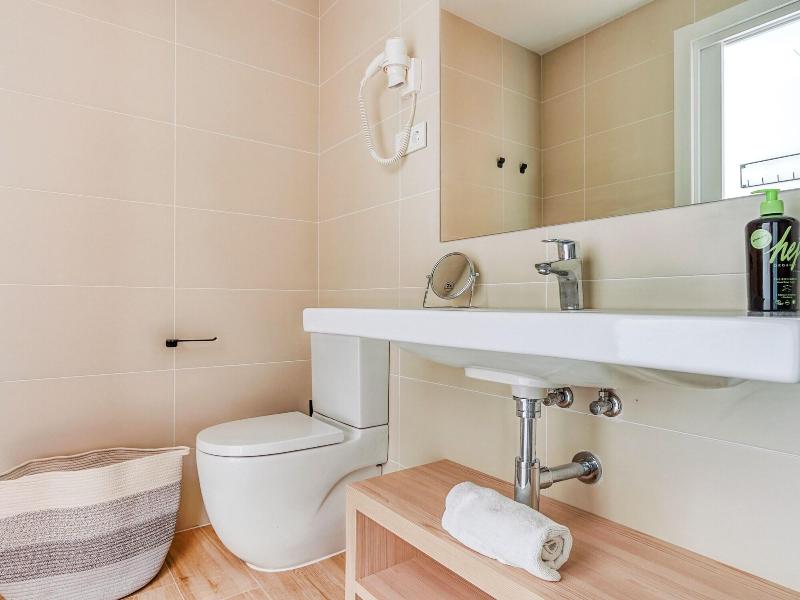 Limehome Barcelona Carrer De Besalu 82 image