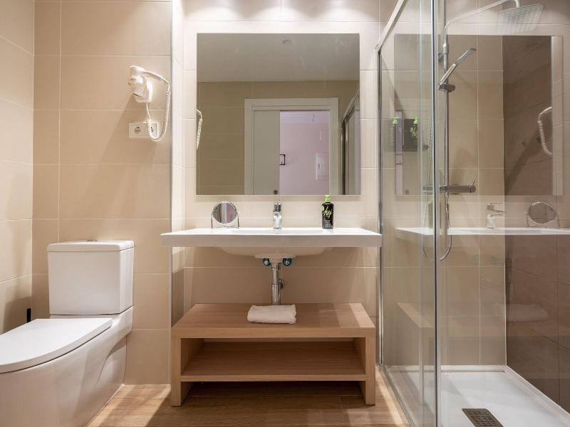Limehome Barcelona Carrer De Besalu 82 image