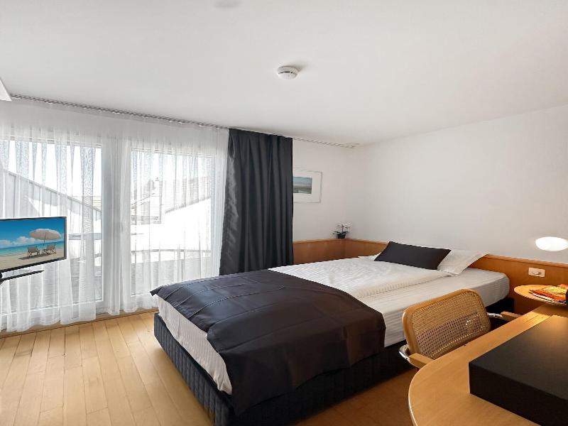 Centra Hotel Zurich image
