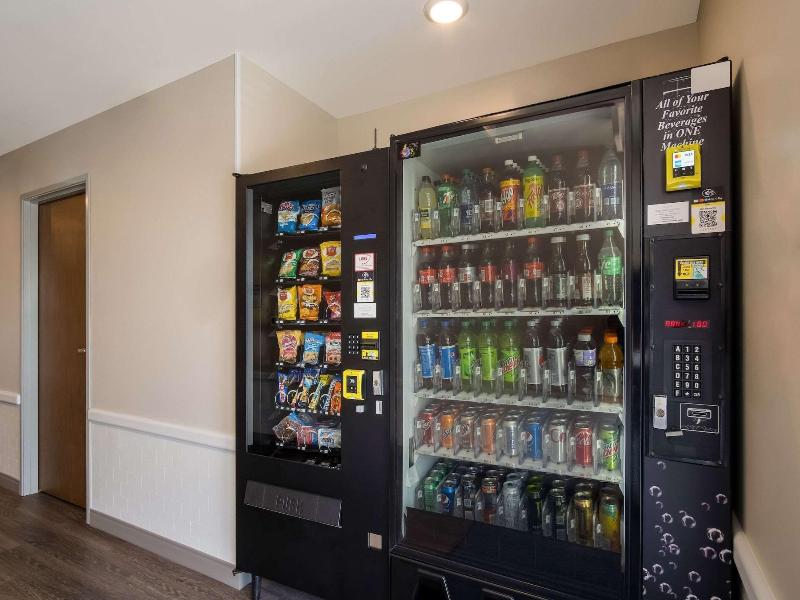 Woodspring Suites Grand Rapids Kentwood image